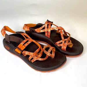 Chaco toe strap womens 8 sandals